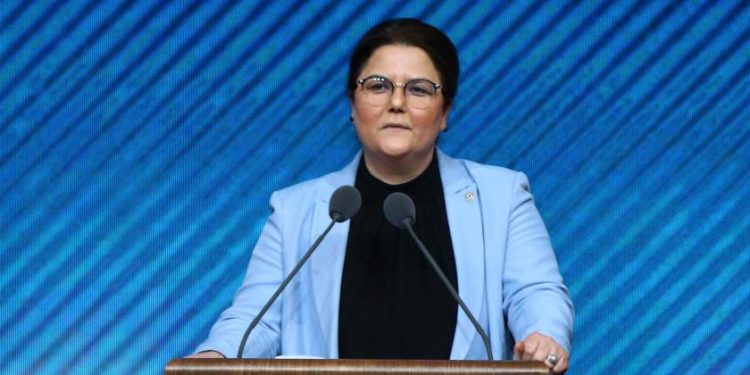 Bakan Yanık: Kadınların toplanmalarında değil, Taksim’de toplanmalarıyla ilgili problem var