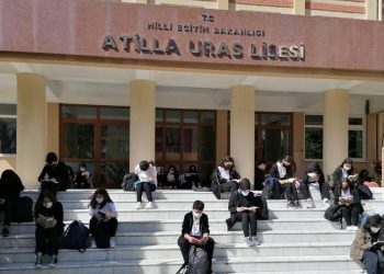 Bir okul müdürü skandalı daha! “Oruçluların yanında…”