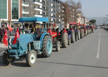 Çiftçiler Kılıçdaroğlu’nu traktörleriyle karşıladı