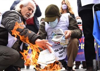 Emekliler ek zam talebiyle Ankara’ya yürüyecek
