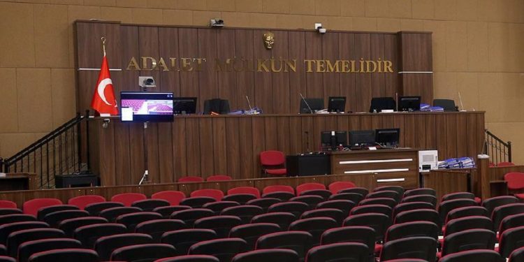 Kameramanı kör eden trafik magandaları tahliye edildi