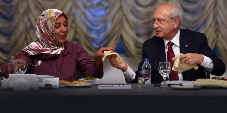 Kılıçdaroğlu ev emekçisi kadınlarla iftar yaptı