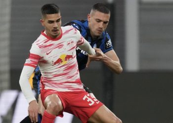 UEFA Avrupa Ligi’ne Merih Demiral damgası! Çizgiden çıkardı