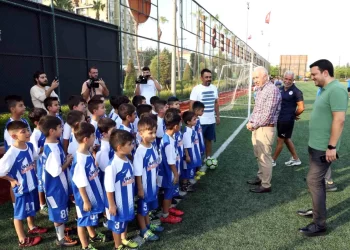 Akdeniz Belediyesinin yaz spor okulları devam ediyor