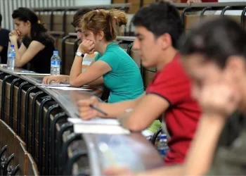 Öğrencilere 10 bin lira burs ödemesi! 8 ay boyunca ATM’den çekebilirsiniz